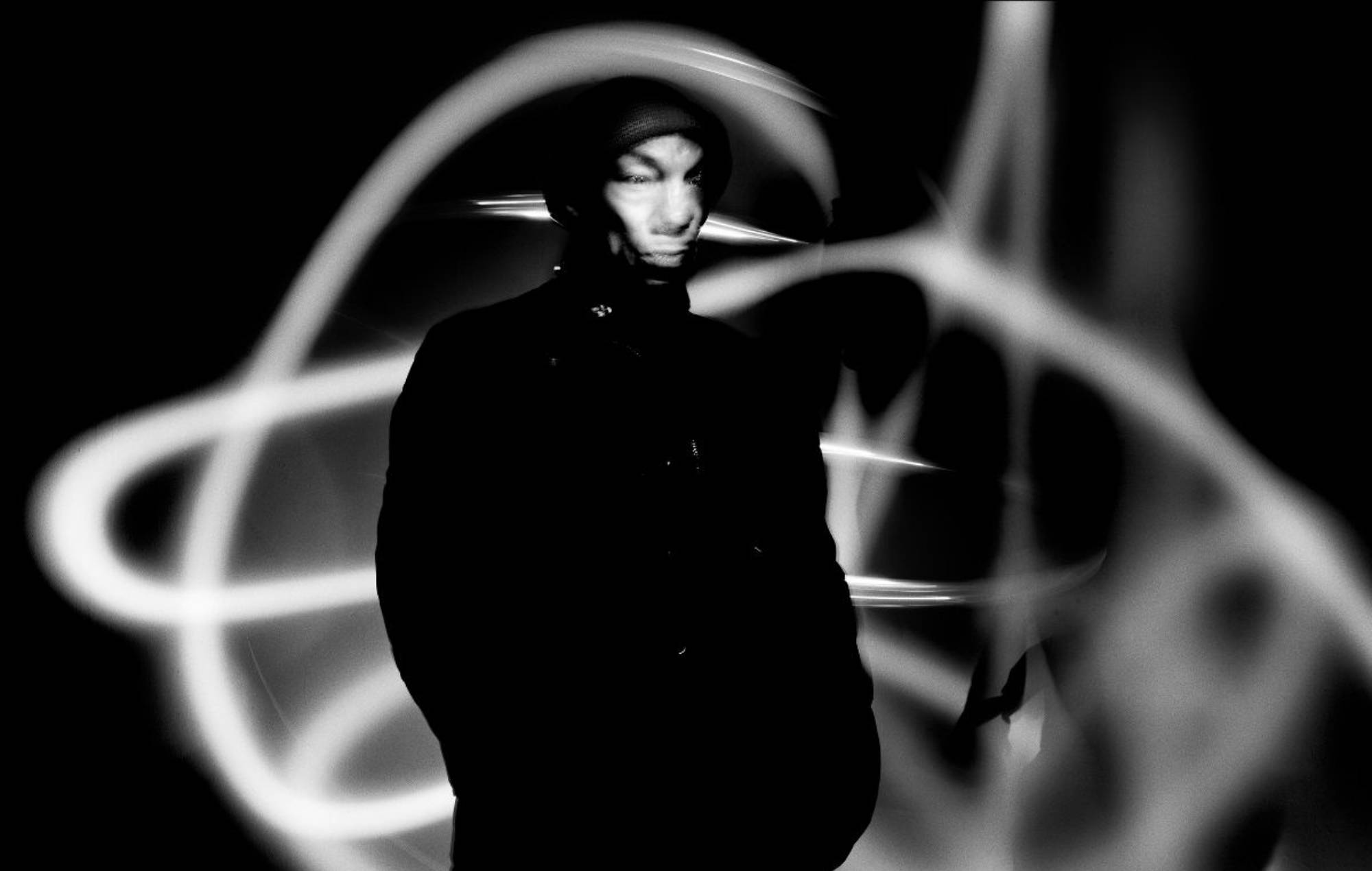 Tricky анансуе новы альбом "Different When It's Silent" з паранаідальным сінглам "Out Of Place" і датамі летняга турнэ па Вялікабрытаніі і Еўропе