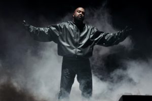 Канье Уэст прымае “аднаасобнае рашэнне” адкласці канцэрт у Францыі на нявызначаны тэрмін праз тыдзень пасля забароны бесправадной сувязі ў Вялікабрытаніі