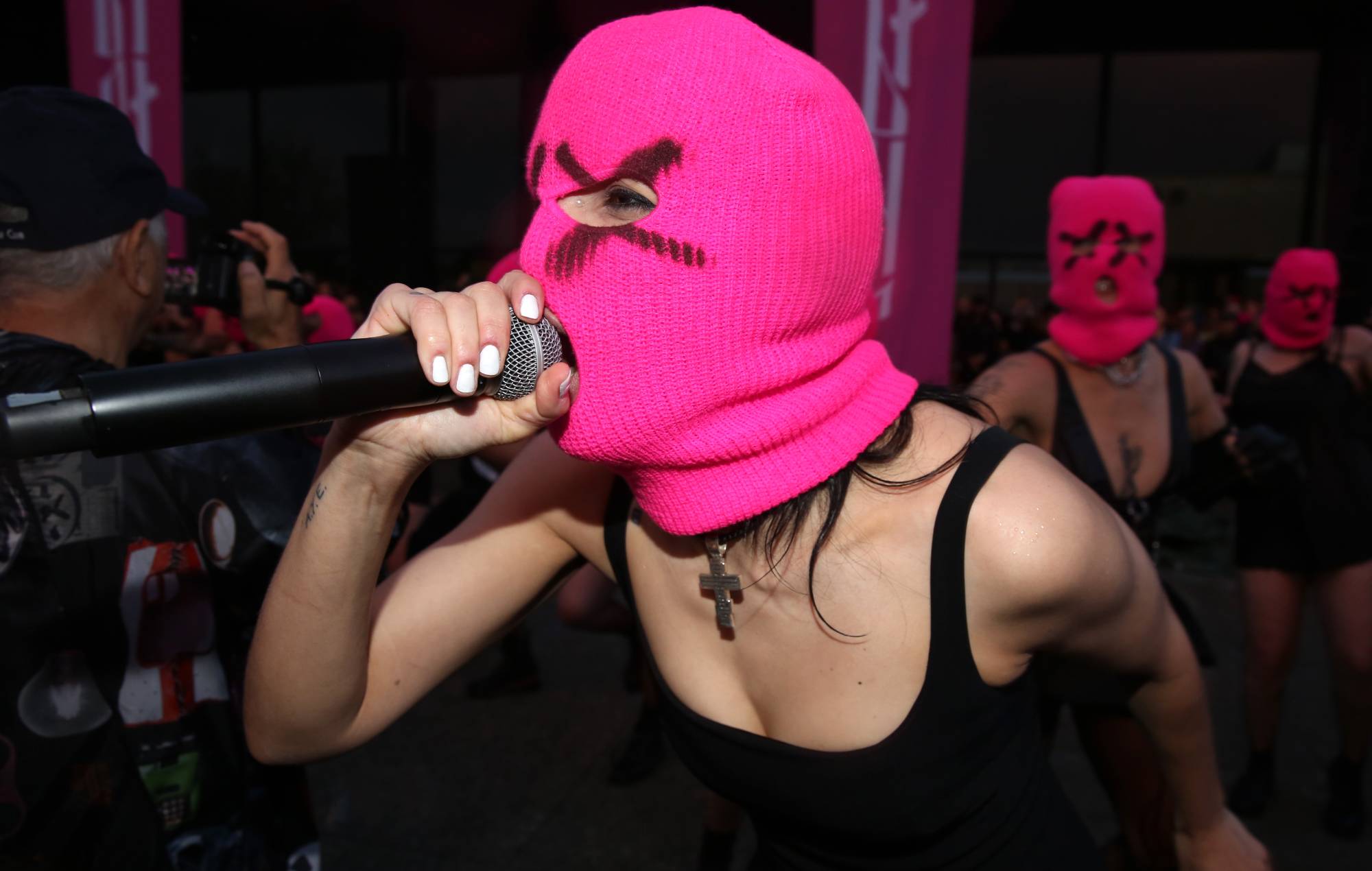 Сузаснавальніцы Pussy Riot Надзеі Талаконнікавай прад'явілі абвінавачанне і аб'явілі ў вышук у Расіі