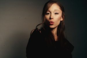 «Тое, што поўна жыцця і расце праз расколіны чагосьці халоднага, жорсткага і складанага»