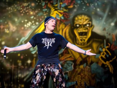 Талісман Iron Maiden Эдзі ўсхвалены ў новым кліпе «Burning Ambition».