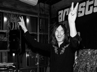 Пол Уэллер, Вар’яцтва, Бобі Гілеспі з Primal Scream, Глен Мэтлак з Sex Pistols і многае іншае для канцэрта па зборы сродкаў для лонданскіх выканаўцаў у Газе