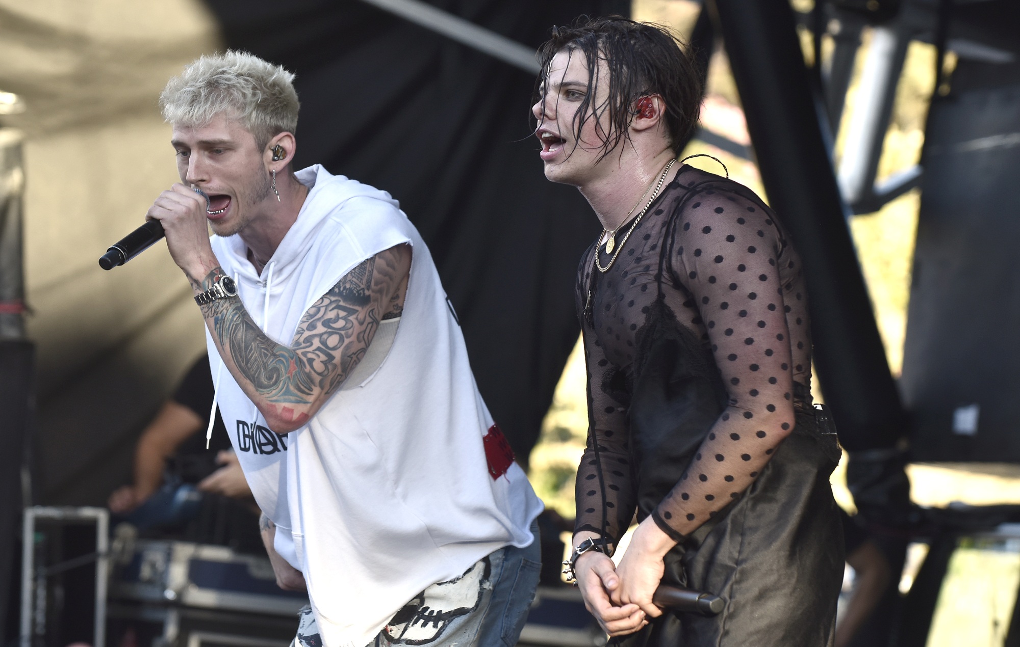 MGK называе Юнгблуда «прапаведнікам-прапаведнікам» і загадвае яму «заткніся»