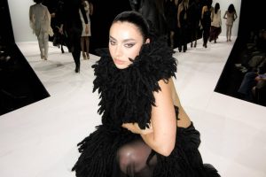 Charli XCX дзеліцца песняй “Playboy Bunny”, панк-сайдам новага сінгла “SS26”