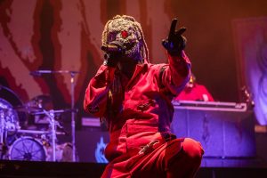 Аб’яўлены поўны выпуск “Look Outside Your Window” Slipknot