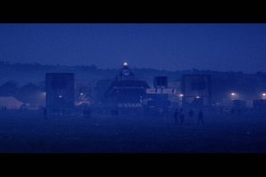 Класічны фільм “Гластанберы” вернецца ў кінатэатры ў адноўленым фармаце 4K да 30-годдзя на выходных Glasto
