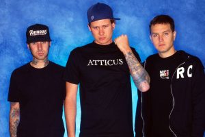 Blink-182 выпусцілі перавыданне “Take Off Your Pants And Jacket” з шасцю бонус-трэкамі да 25-годдзя