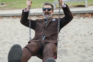 Eels выклікаюць дух Cookie Monster з новым альбомам “Cookie Happened” і новай эмацыйнай песняй “Cap In Hand”