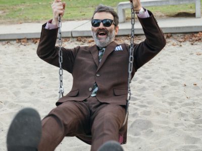 Eels выклікаюць дух Cookie Monster з новым альбомам “Cookie Happened” і новай эмацыйнай песняй “Cap In Hand”