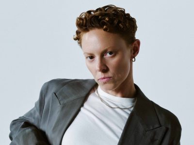 La Roux дзеліцца гімнам на сінтэзатары “Babyline”: “Вясёлей, лягчэй, адважней”