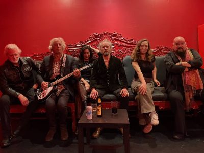 REM, QOTSA, супергурт Screaming Trees Drink The Sea анансуюць новы альбом і тур па Вялікабрытаніі і Еўропе ў 2026 годзе