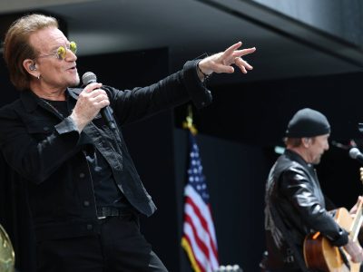 Глядзіце выступленне Бона і Эджа з U2, Бруса Спрынгсціна, Эдзі Веддэра, Стыві Уандэра і іншых на цырымоніі адкрыцця Прэзідэнцкага цэнтра Абамы