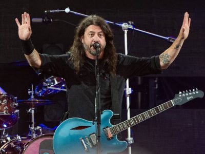 Дэйв Грол разважае пра тое, як зламаў нагу, калі Foo Fighters вяртаюцца ў Швецыю роўна праз 11 гадоў: «Гэта было маё любімае шоу Foo Fighters у нашым чортавым жыцці»