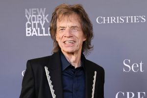 Мік Джагер прызнаецца, што ідэя біяграфічнага фільма Rolling Stones яго «цікавіць».