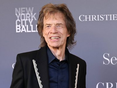 Мік Джагер прызнаецца, што ідэя біяграфічнага фільма Rolling Stones яго «цікавіць».