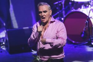 Паведамляецца, што каманда Морысі атрымала парадыйную публікацыю са спісам ворагаў «Зламыснікаў», Майк Мілз з REM адказаў на тое, што яго ўключылі ў спіс