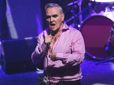 Паведамляецца, што каманда Морысі атрымала парадыйную публікацыю са спісам ворагаў «Зламыснікаў», Майк Мілз з REM адказаў на тое, што яго ўключылі ў спіс
