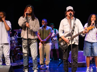 Эдзі Веддэр з Pearl Jam падзяліўся новай натхняльнай песняй “Better Believe”