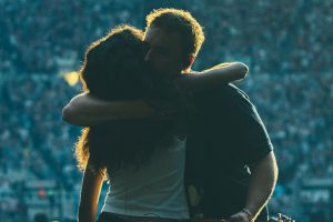 “Rein Me In” Сэма Фендера і Алівіі Дын уваходзіць у гісторыю як самая працяглая брытанская песня нумар адзін усіх часоў