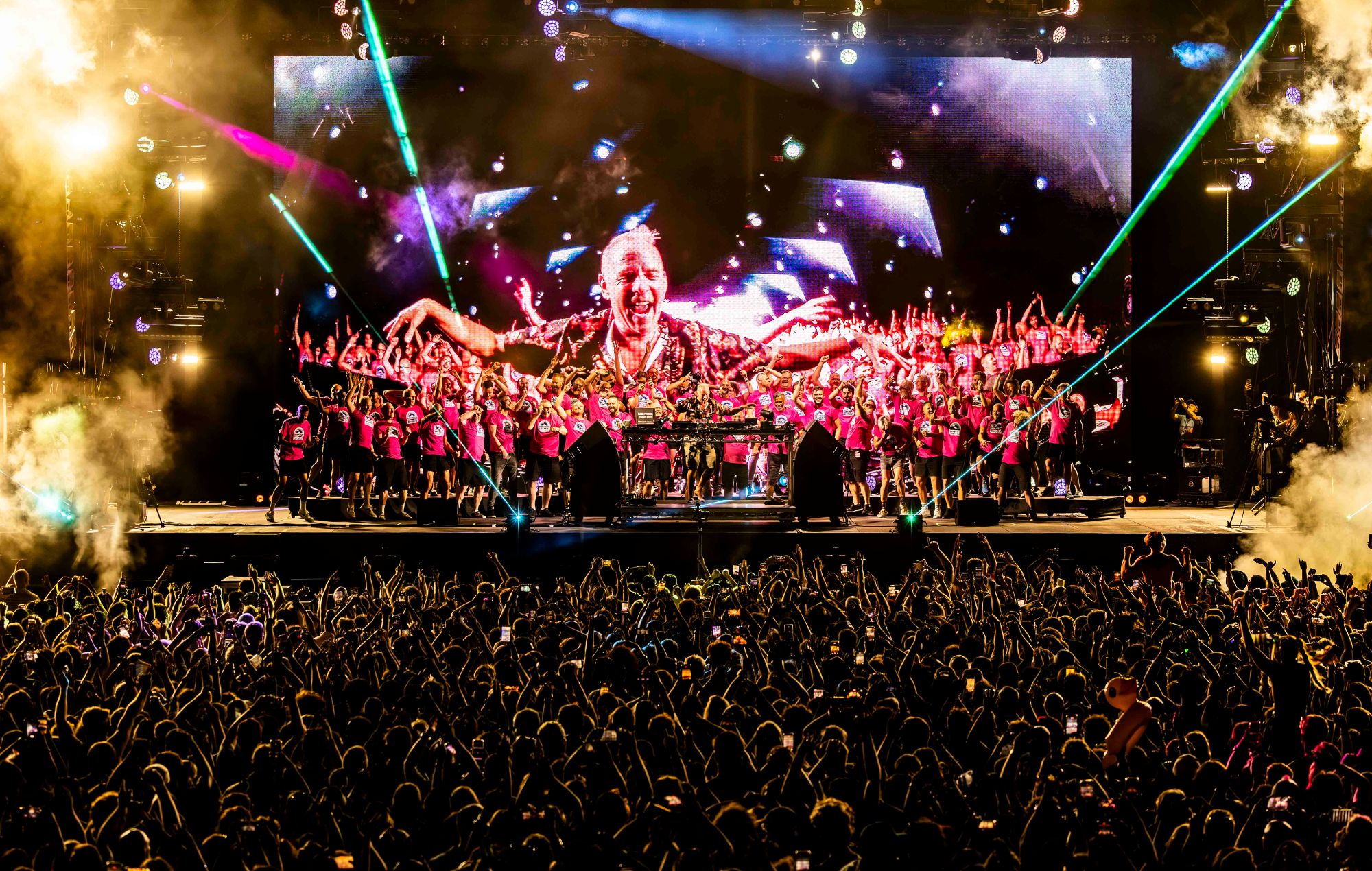 Brighton Gay Men's Chorus і Fatboy Slim у Big Beach Boutique 7. КРЭДЫТ: Дэн Рэйд