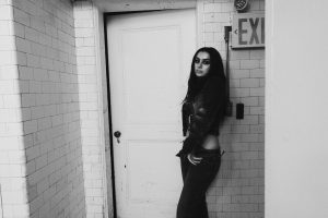 Charli XCX – агляд «Музыка, мода, кіно»: фотаздымак славы сапраўднага сучаснага мастака