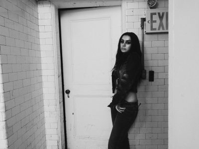 Charli XCX – агляд «Музыка, мода, кіно»: фотаздымак славы сапраўднага сучаснага мастака