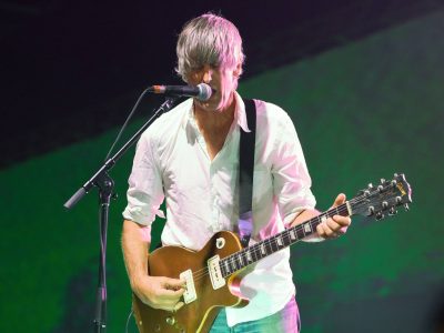 Глядзіце, як Pavement граюць вясёлы кавер на “Stairway To Heaven” у Оклендзе