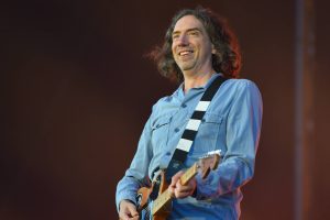 Глядзіце, як Snow Patrol здзівіць фанатаў на канцэрце ў Crystal Palace Park з Кайлі Міноўг, дэбютуючы ў жывым эфіры сумеснай песняй “These Alarms”