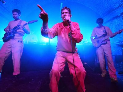Майк Д з Beastie Boys дадае больш дат у Вялікабрытанію ў сольны тур 2026 года, у тым ліку ў якасці хэдлайнера Mutations разам з Fat Dog