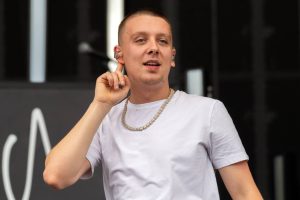 Эйтч анансуе новы дакументальны фільм пра дабрачыннае ўзыходжанне на гару Кіліманджара