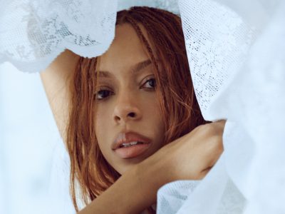 Ravyn Lenae – агляд “Blue Island”: вундэркінд R&B знаходзіць новы поп-рытм