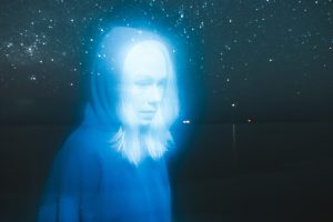 Фібі Брыджэрс – агляд «Lost Weekend»: лаўрэат індзі-паэткі вяртаецца з ашаламляльным, дзіўным і хвалюючым творам