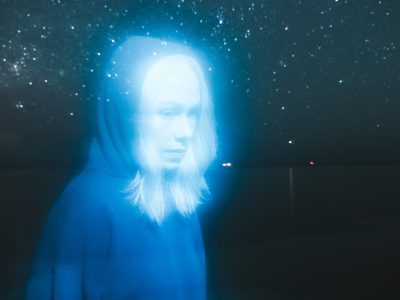 Фібі Брыджэрс – агляд «Lost Weekend»: лаўрэат індзі-паэткі вяртаецца з ашаламляльным, дзіўным і хвалюючым творам