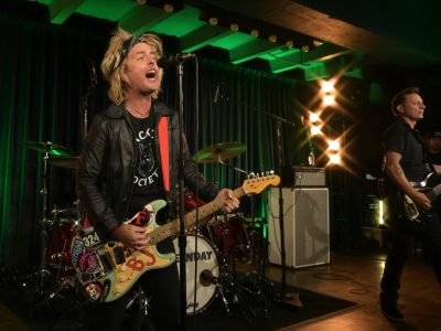 Глядзіце нечаканае выступленне Green Day на вечарыне прэм’еры “Nimrods”.