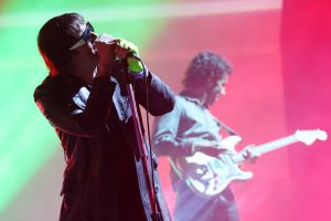 Глядзіце, як The Strokes упершыню ў Токіо граюць “Lonely In The Future” цалкам ужывую
