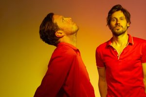 Friendly Fires анансуюць доўгачаканы чацвёрты альбом “Dig Deeper” з бліскучым новым сінглам “Magnetic”