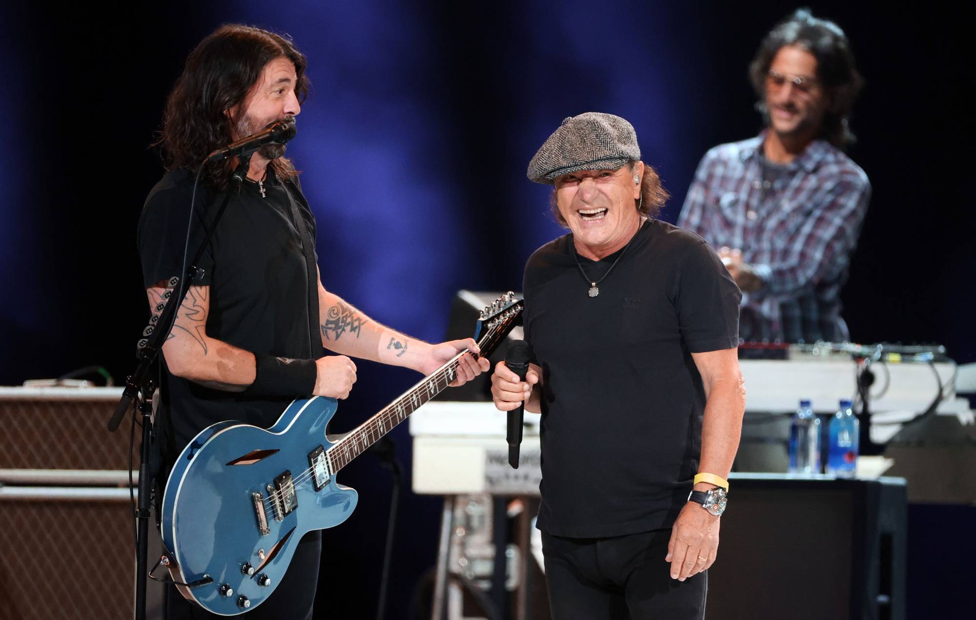 Foo Fighters зноў адкрыюцца для AC/DC на перанесеным шоу ў Нью-Джэрсі - менш чым праз месяц пасля слота падтрымкі "толькі на адну ноч"