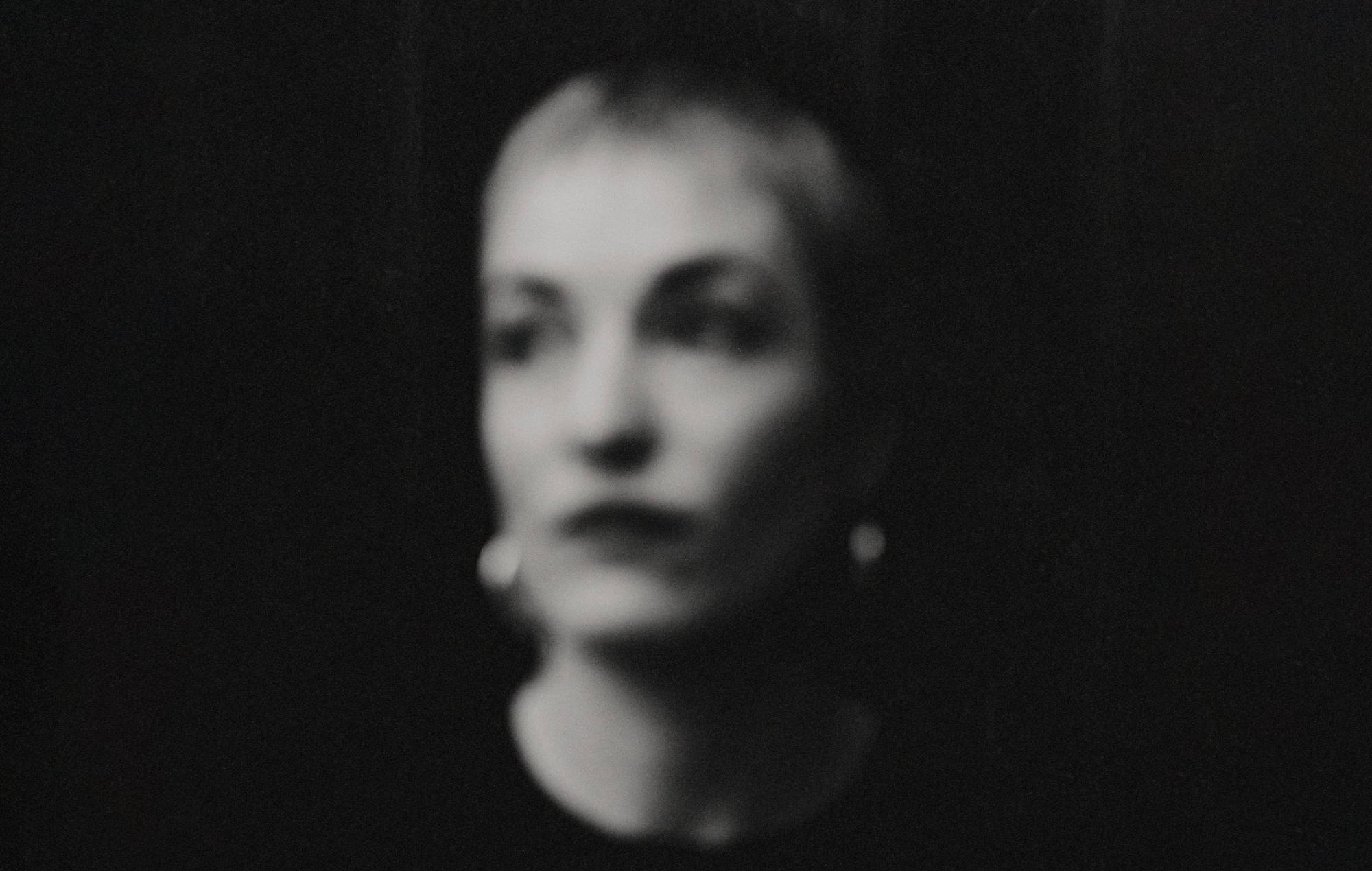 Radie Peat з Lankum анансуе дэбютны сольны альбом "No Human Tongue Can Tell" з захапляльным новым сінглам "The Moon and Stars"