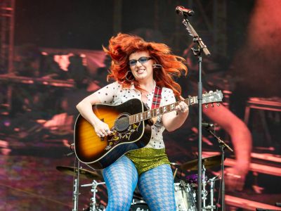 Глядзіце, як CMAT выконвае “Euro Country” і “Stay for Something” на “SNL UK”