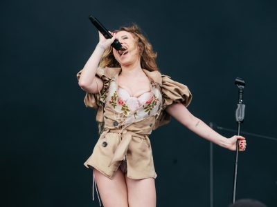 Глядзіце, як Slayyyter упершыню ўжывую грае сваю версію “Birds” Turnstile у Атланце