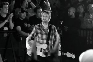 Крыс Шыфлет з Foo Fighters абараняе нястомную падтрымку Палестыны Маклемарам