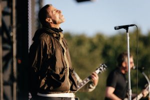 Новы цізер Oasis кажа нам, што яны гуляюць у рэзідэнцыі ў Манчэстэры?