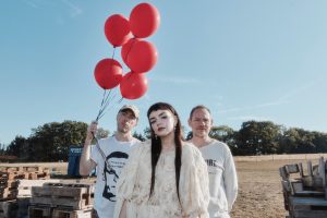 Chvrches анансуюць першы за амаль шэсць гадоў альбом “All The King’s Men” разам з турам па Вялікабрытаніі, Ірландыі і Паўночнай Амерыцы ў 2027 годзе