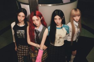 K-pop дзявочая група ILLIT носіць свае сэрцы на рукавах