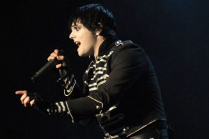 My Chemical Romance падзяліліся запальнай нявыдадзенай песняй “Someone Out There Loves You” напярэдадні перавыдання “The Black Parade” да 20-годдзя