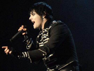 My Chemical Romance падзяліліся запальнай нявыдадзенай песняй “Someone Out There Loves You” напярэдадні перавыдання “The Black Parade” да 20-годдзя