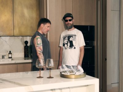 Sleaford Mods падзяліліся пашыраным выданнем “The Demise Of Planet X” з дзевяццю нявыдадзенымі песнямі