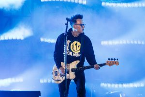Глядзіце, як Blink-182 грае інтымнае прыватнае шоу ў Coachella Valley