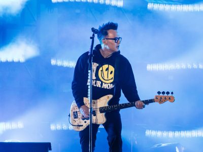 Глядзіце, як Blink-182 грае інтымнае прыватнае шоу ў Coachella Valley