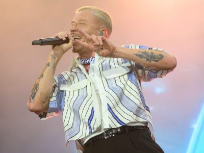 Глядзіце, як Macklemore, Hozier і Kneecap збіраюцца разам на бясплатным аншлагавым шоу “Free Palestine” у Дубліне
